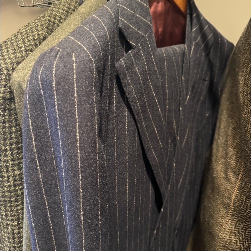 Suitsupply 40 Reg 3 piece Navy Blue with Chaulk stripes.